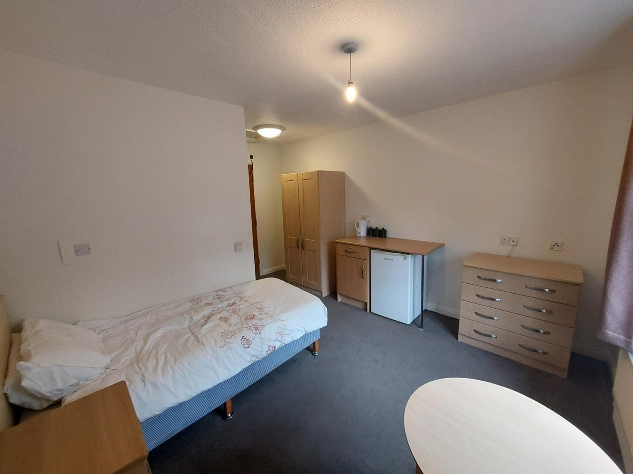 Room Tealbeck Approach in Leeds