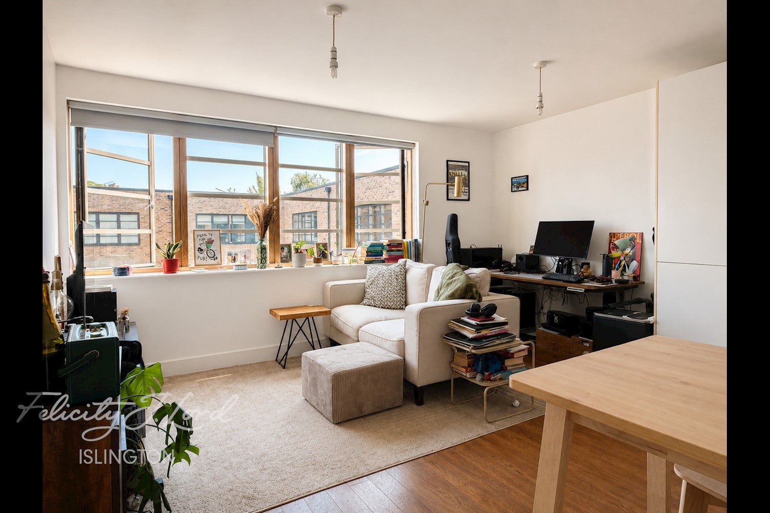 Flat Mildmay Avenue in Greater London