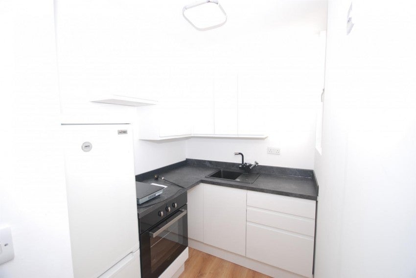 Flat Milverton Hill in Royal Leamington Spa