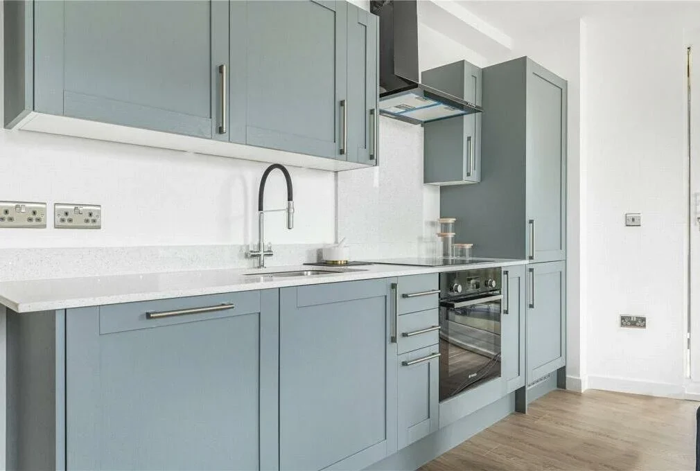 Flat Springbank Road in Greater London