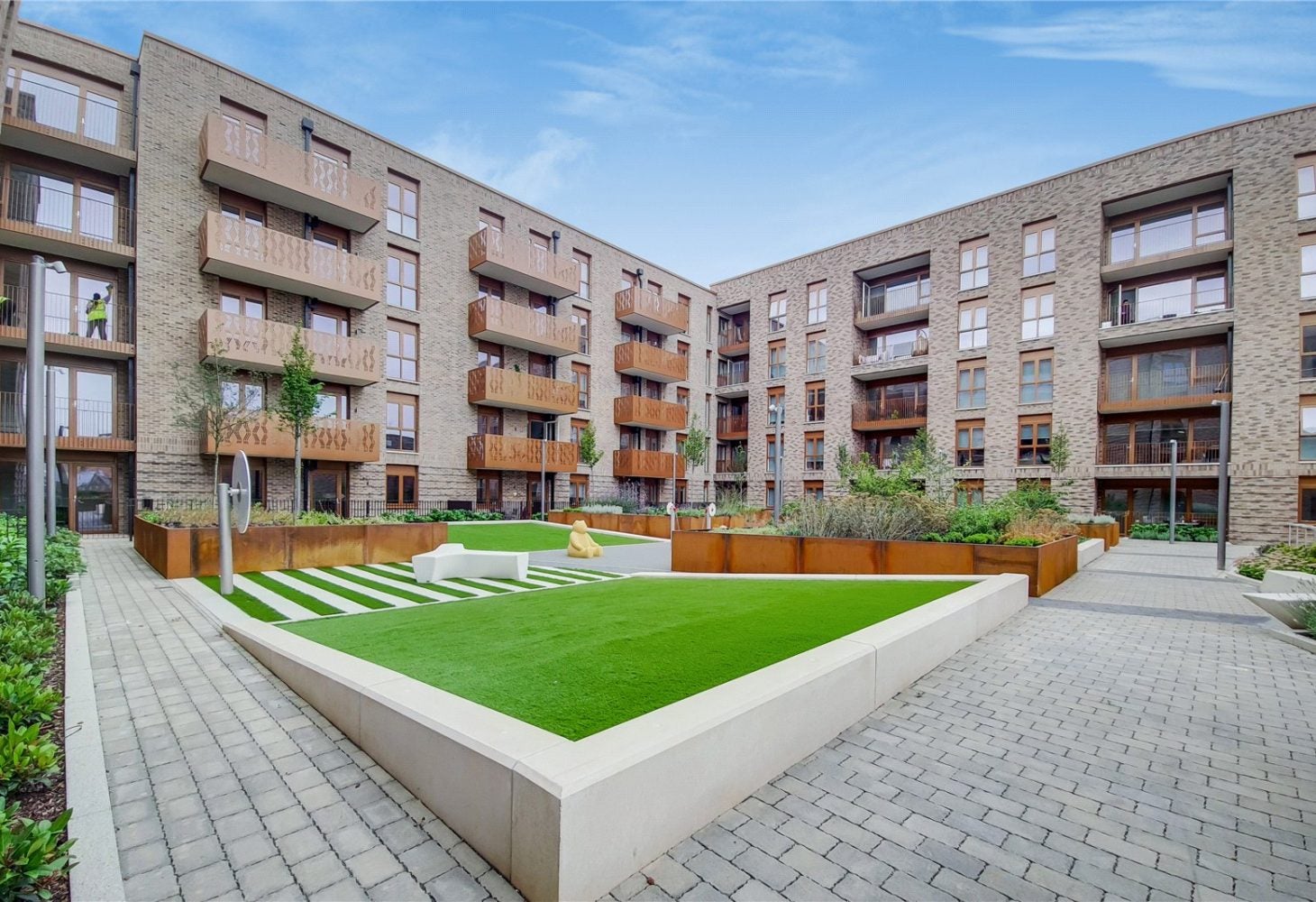 Flat Fresh Wharf Road in Greater London