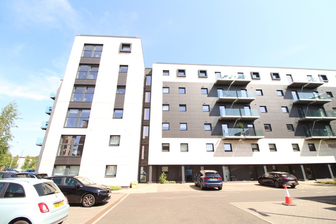 Flat Minerva Way in Glasgow