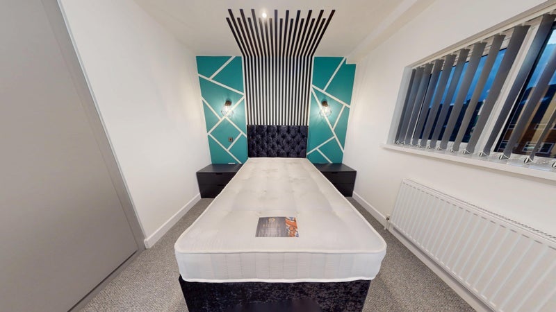 Room Sir Henry Parkes Road in Coventry