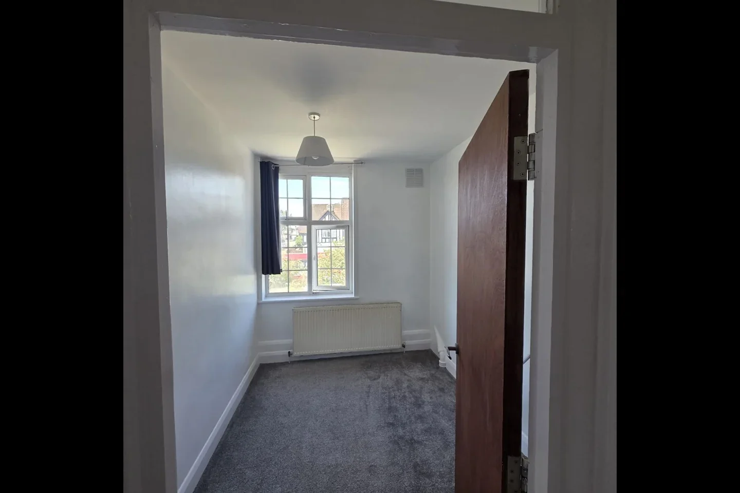 Flat Oakleigh Road North in Greater London