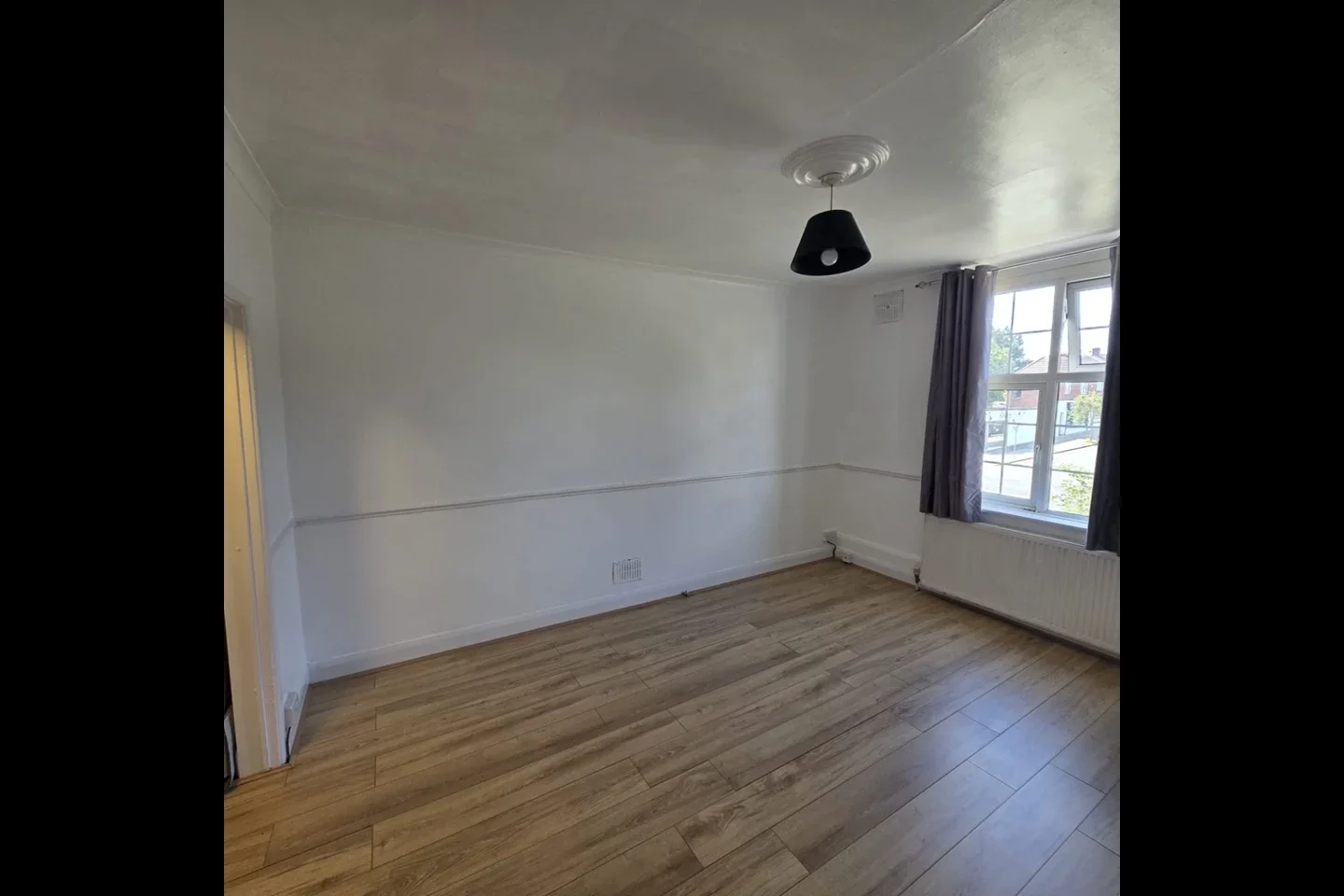 Flat Oakleigh Road North in Greater London