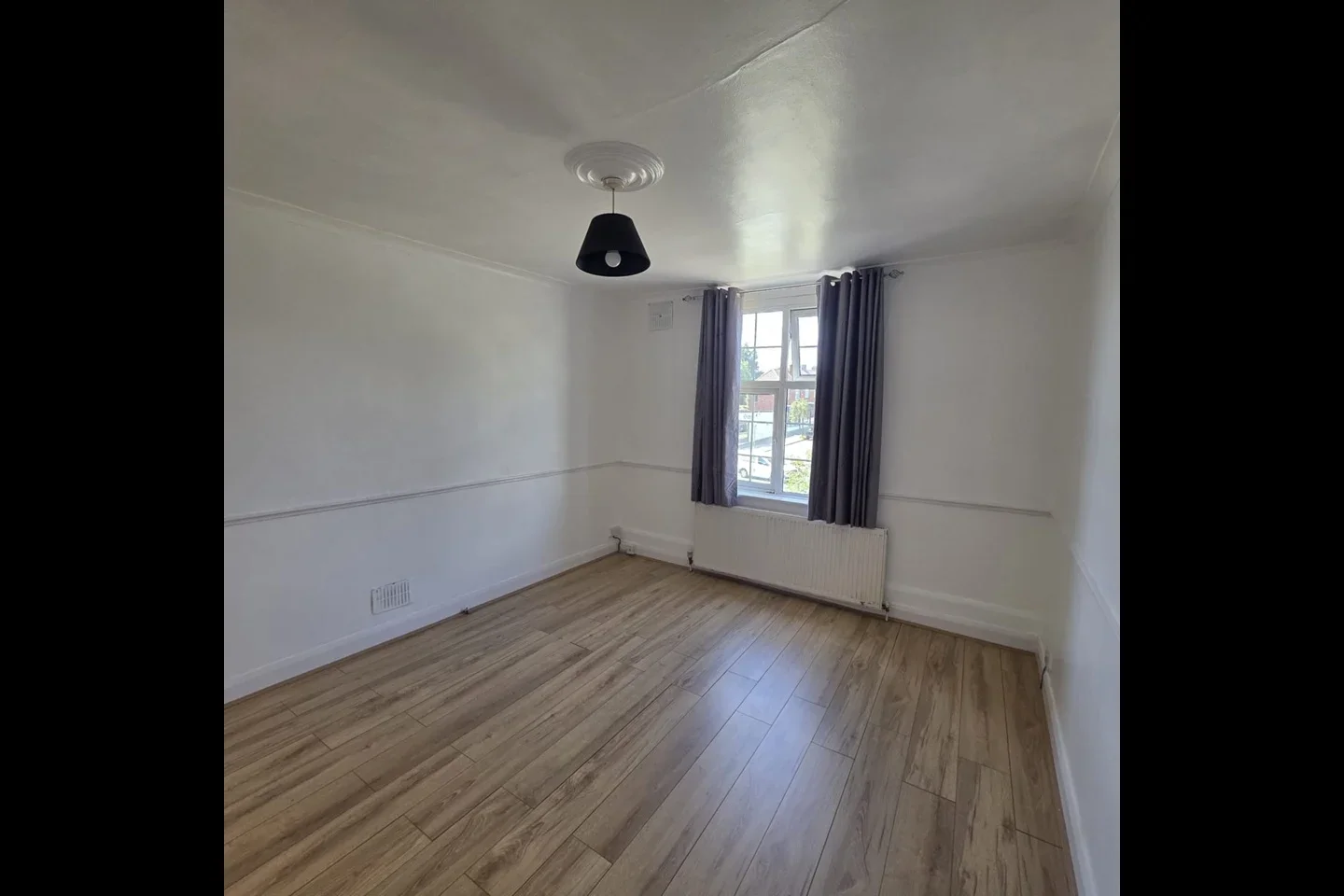 Flat Oakleigh Road North in Greater London