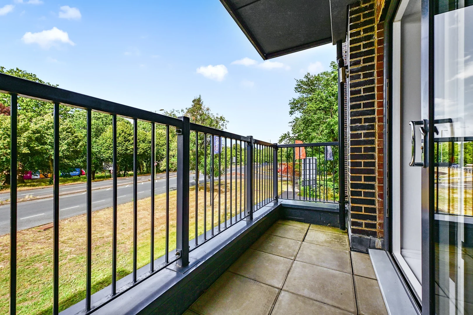 Flat Meudon Avenue in Rushmoor