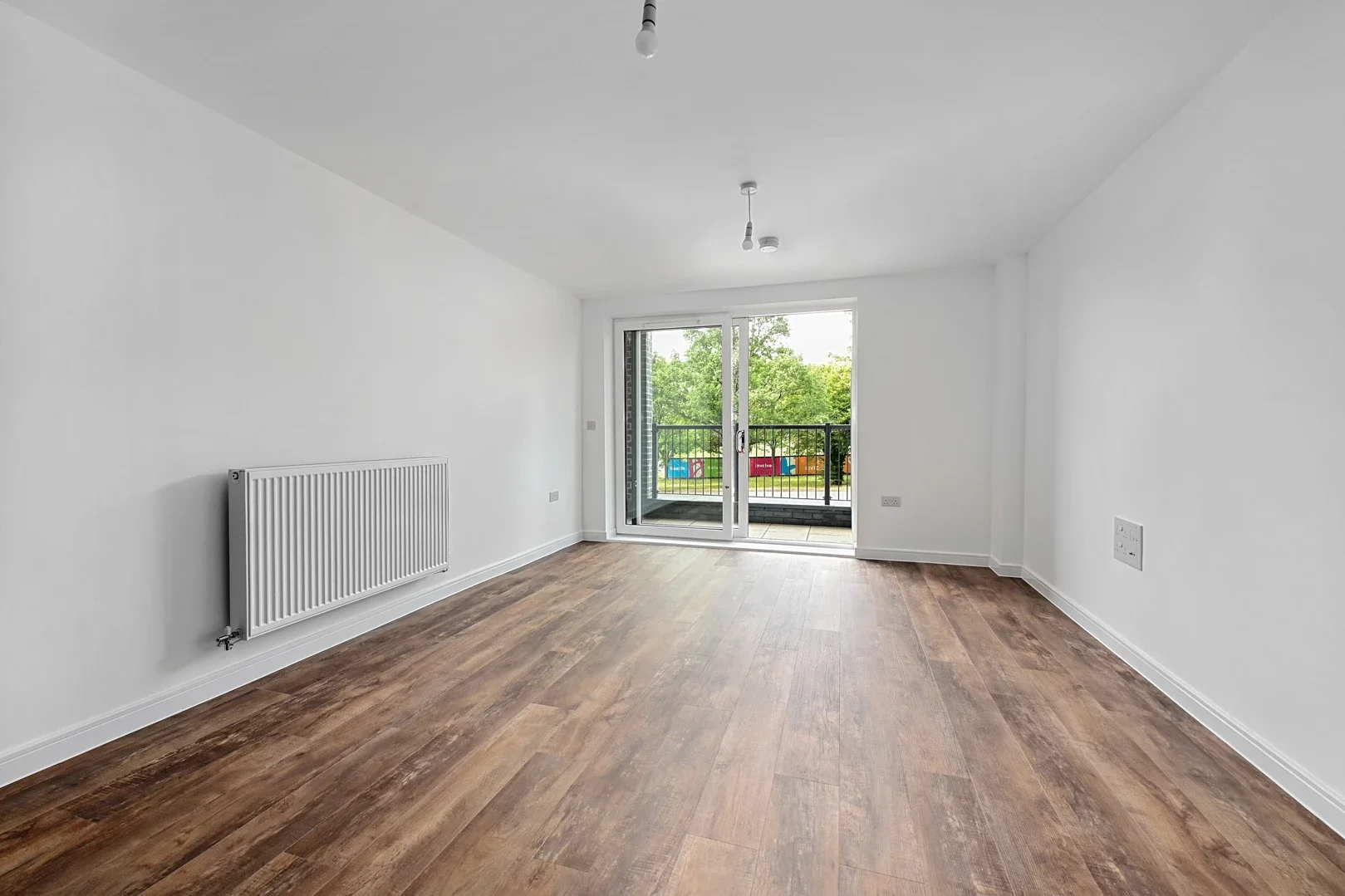 Flat Meudon Avenue in Rushmoor