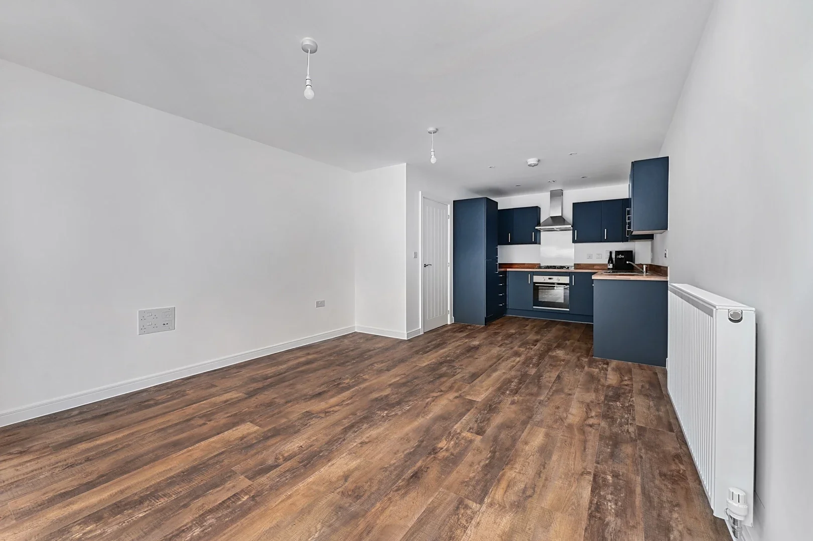Flat Meudon Avenue in Rushmoor