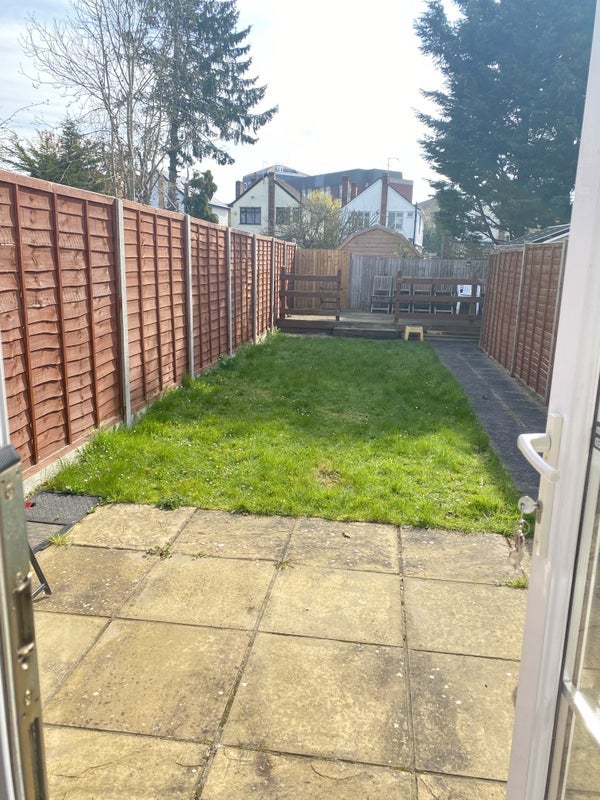 Room Walker Crescent in Slough