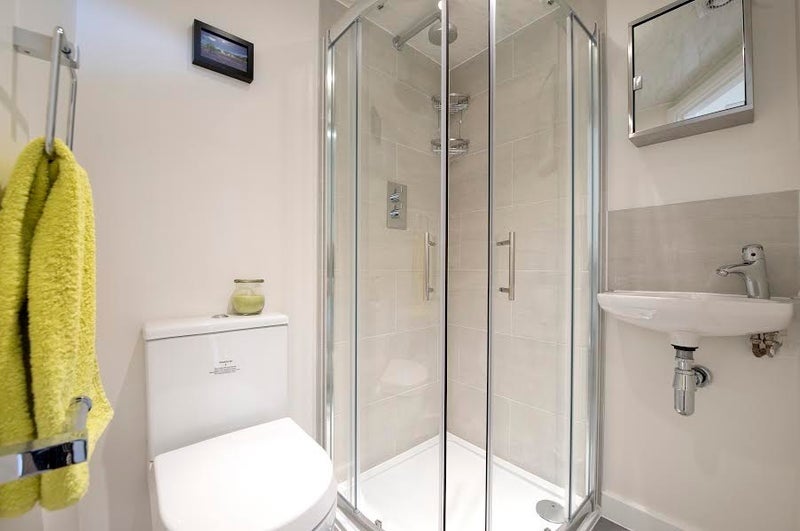 Flat Goldhawk Road in Greater London