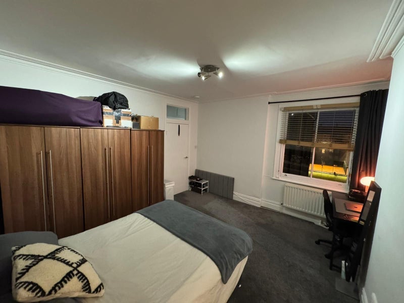 Room Castellain Road in City of Westminster