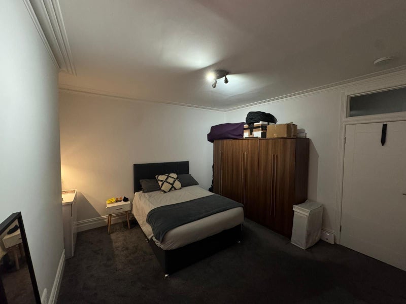 Room Castellain Road in City of Westminster