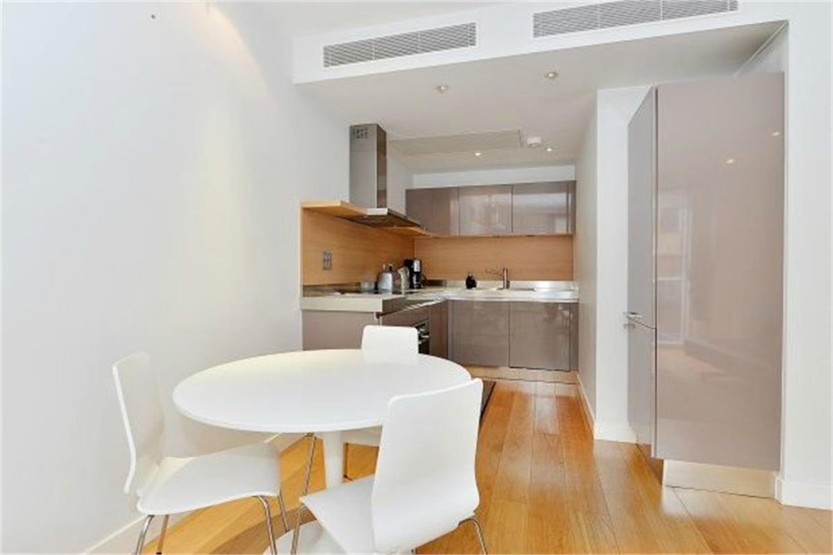 Flat Gatliff Road in City of Westminster