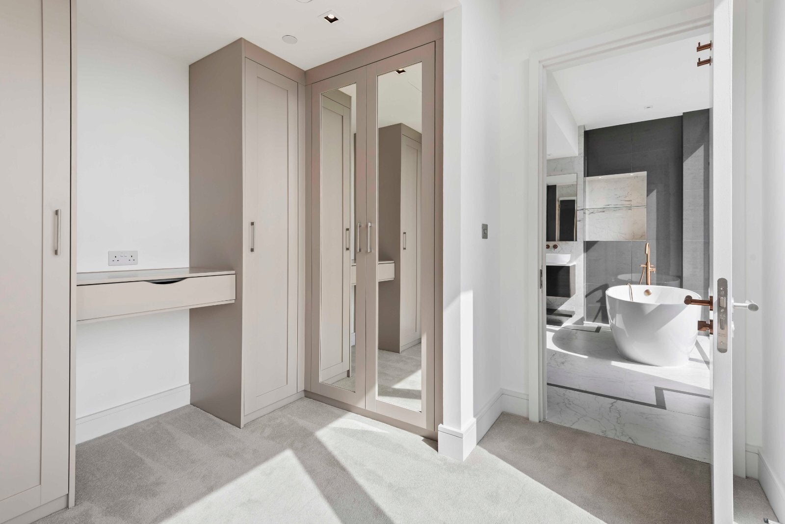 Flat Maida Avenue in City of Westminster