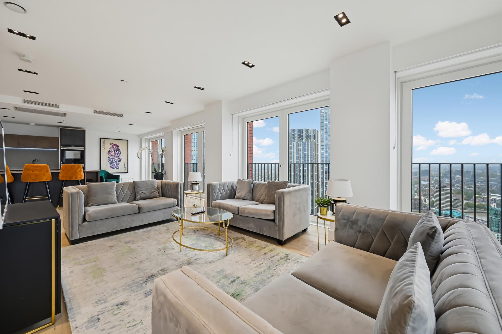 Flat Exchange Gardens in Greater London