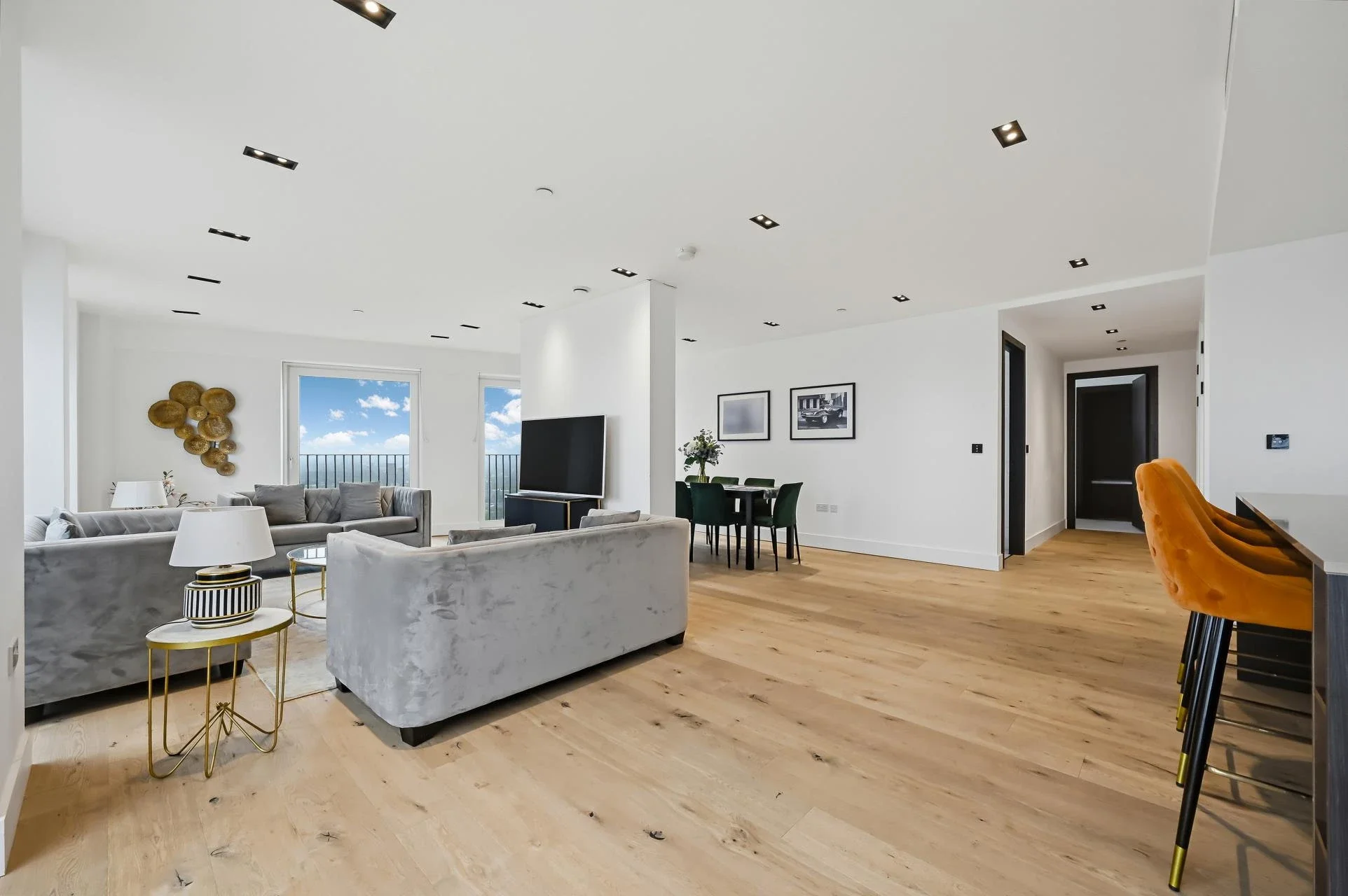 Flat Exchange Gardens in Greater London