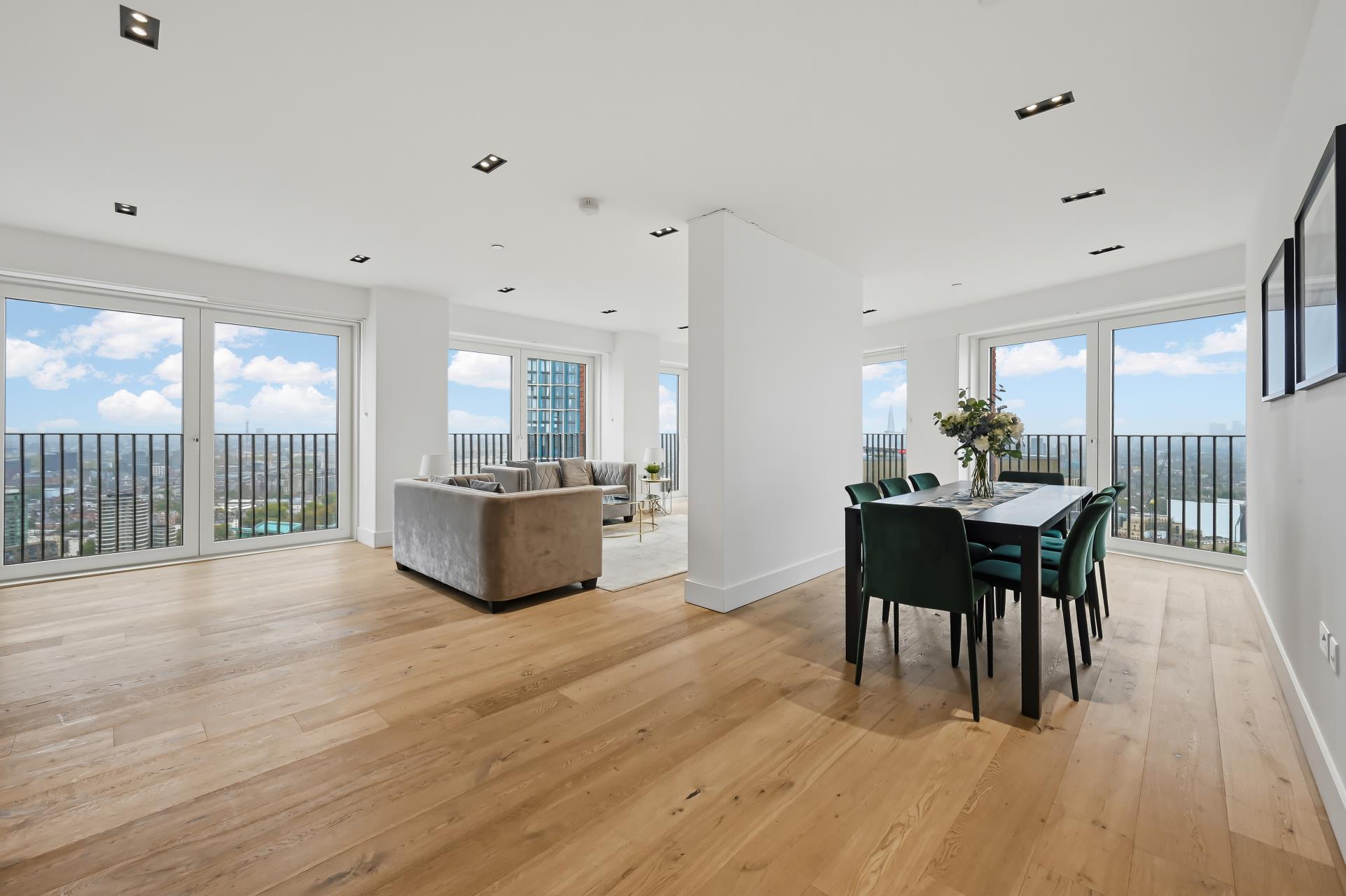 Flat Exchange Gardens in Greater London