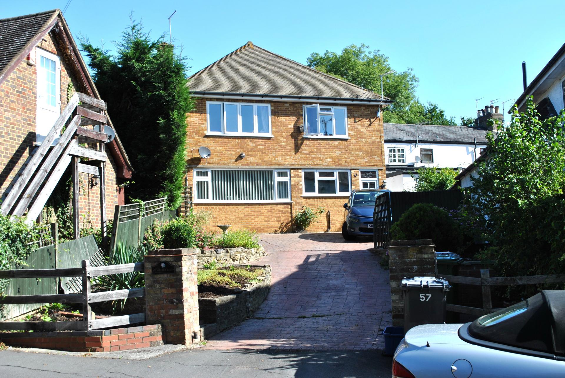 Flat Church Road in Hertsmere