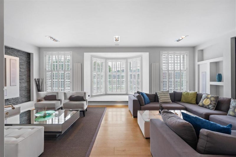 Room Monahan Avenue in Greater London