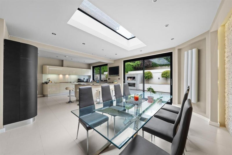 Room Monahan Avenue in Greater London