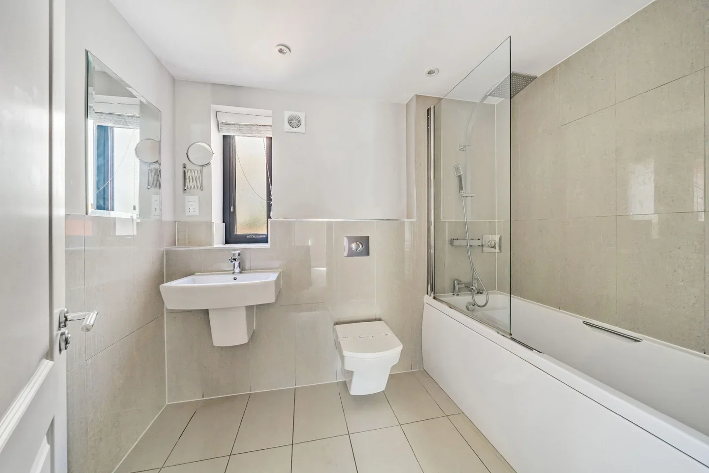 Flat Grosvenor Walk in Tunbridge Wells