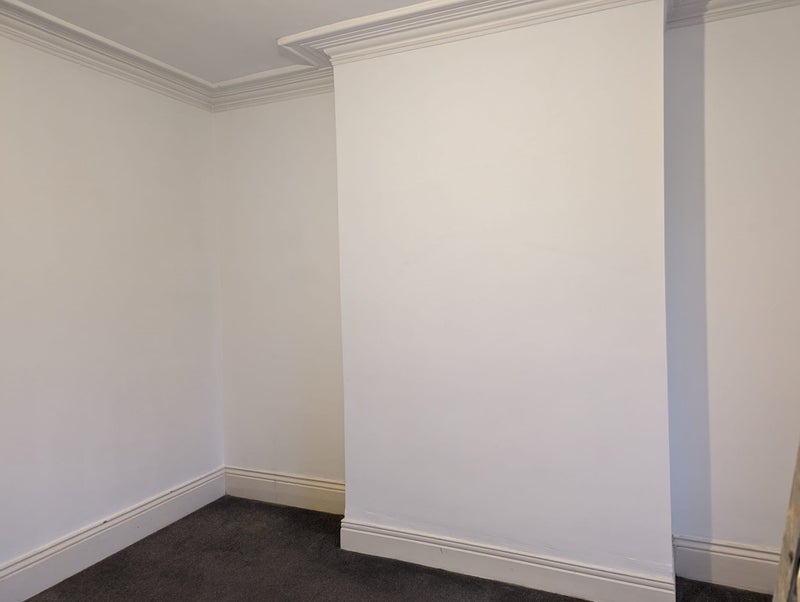 Room Whitehall Road in Gateshead