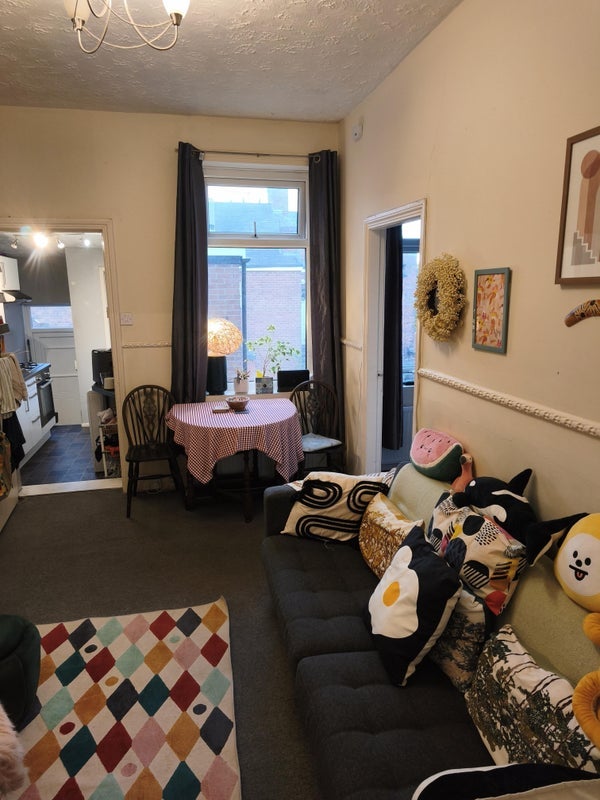 Room Whitehall Road in Gateshead