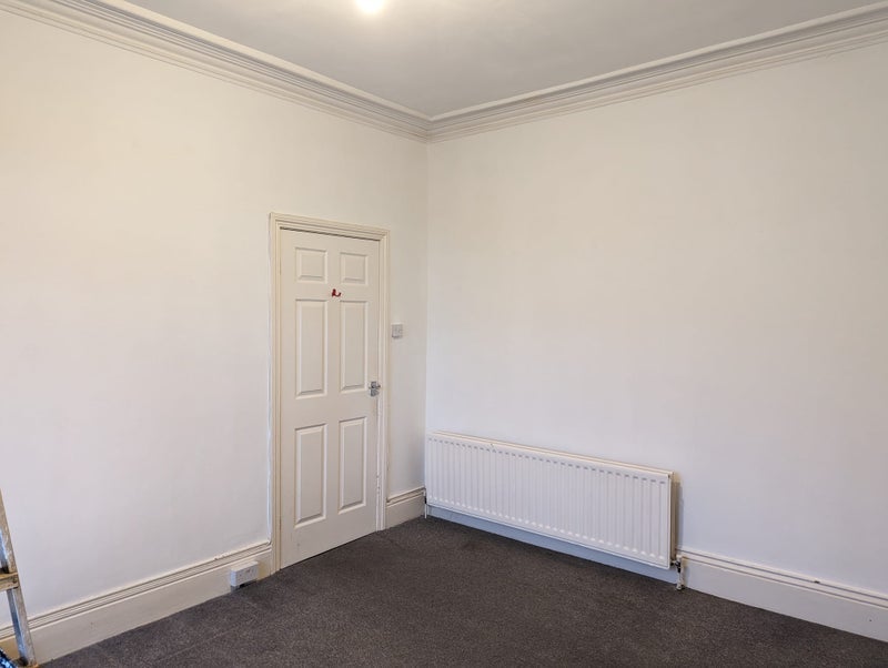 Room Whitehall Road in Gateshead
