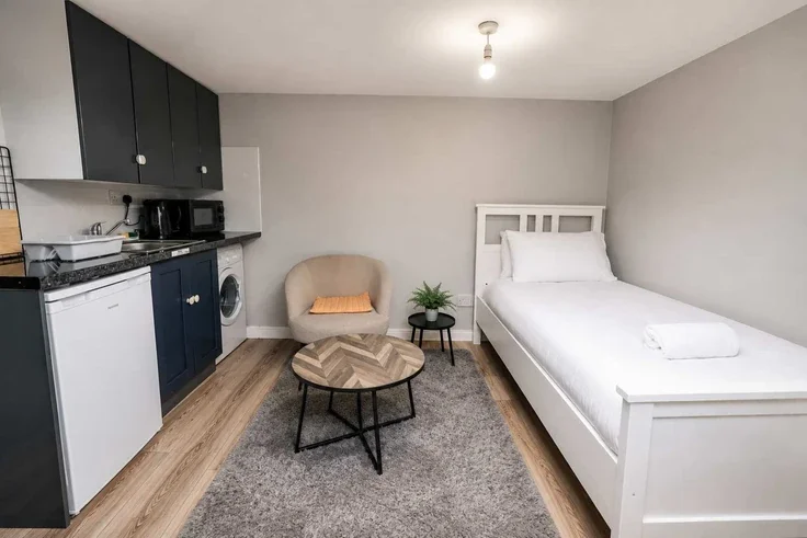 Flat Pentwyn Drive in Cardiff