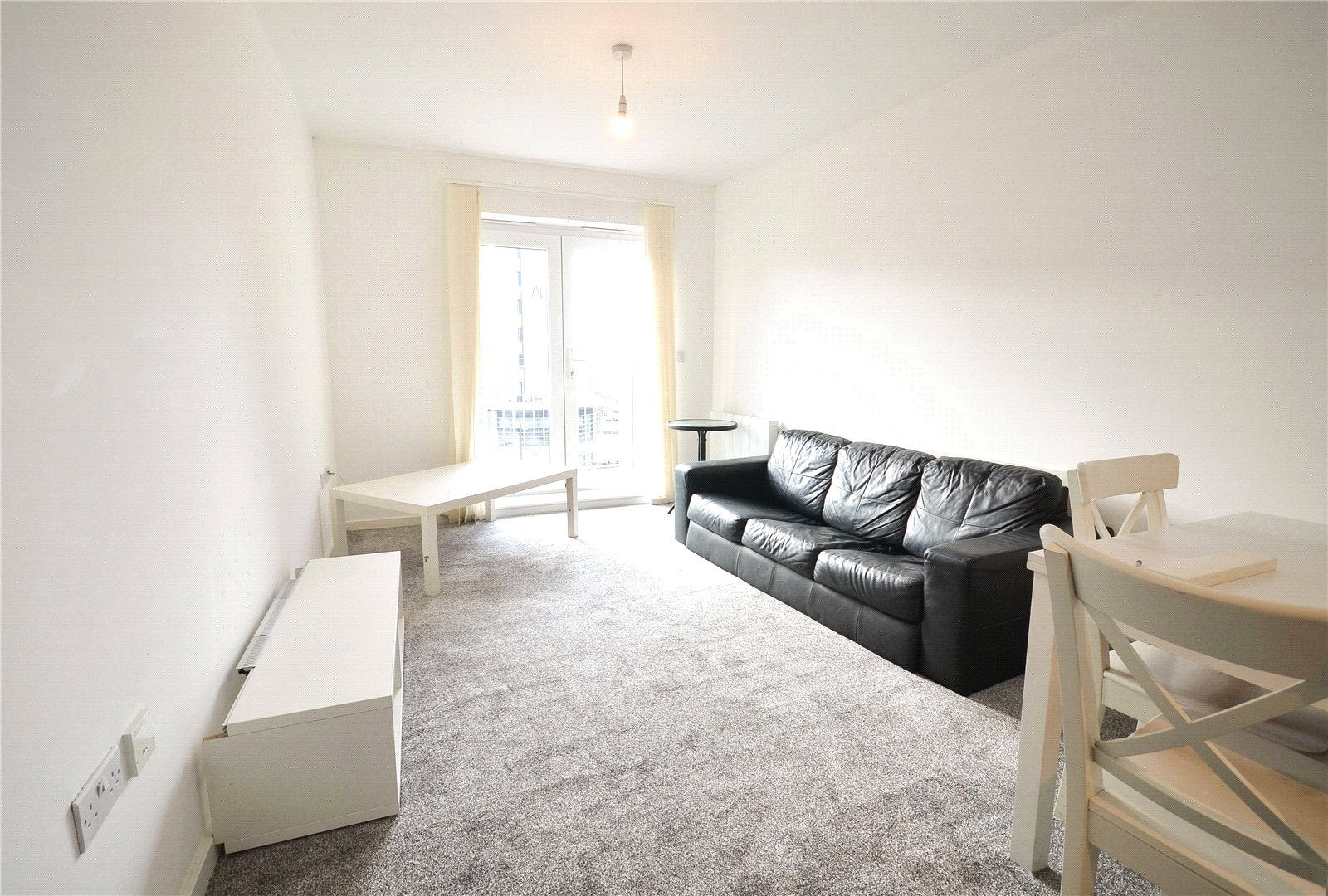 Flat Elmira Way in Salford