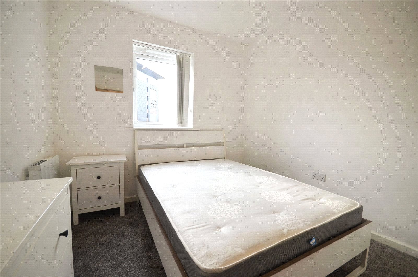 Flat Elmira Way in Salford