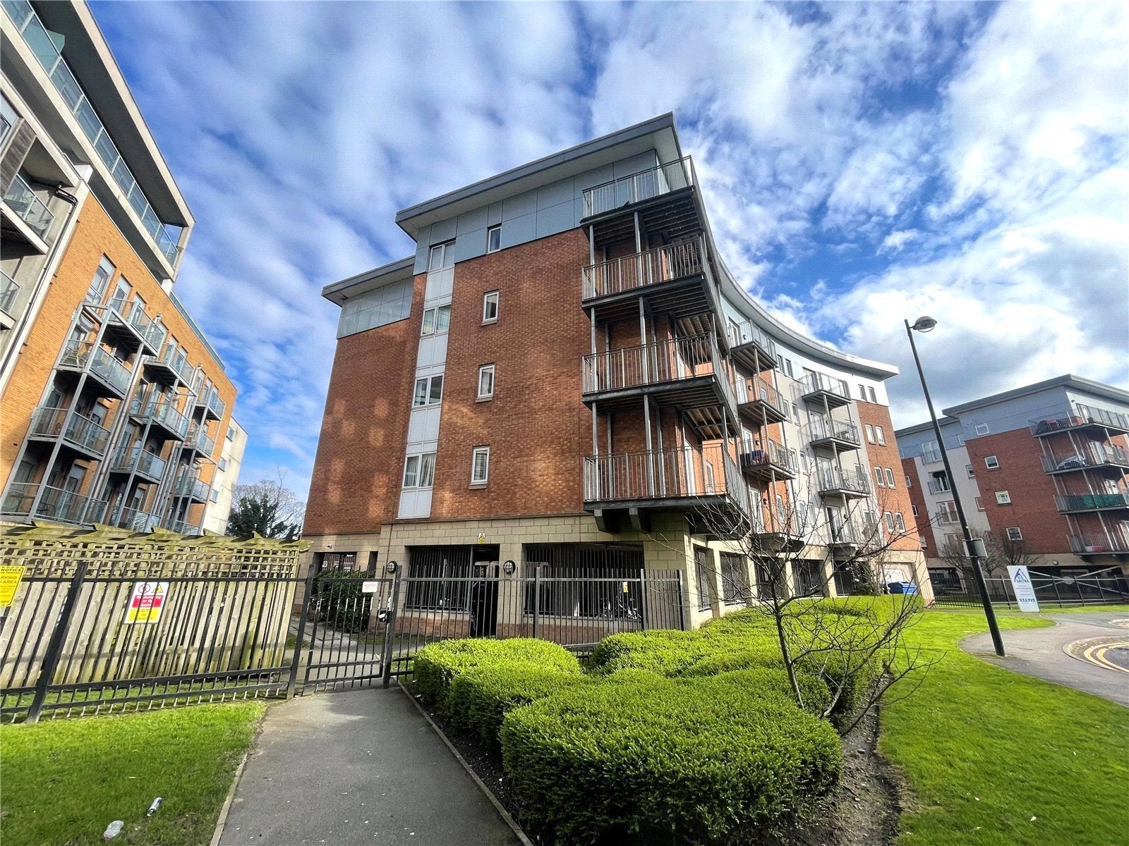 Flat Elmira Way in Salford