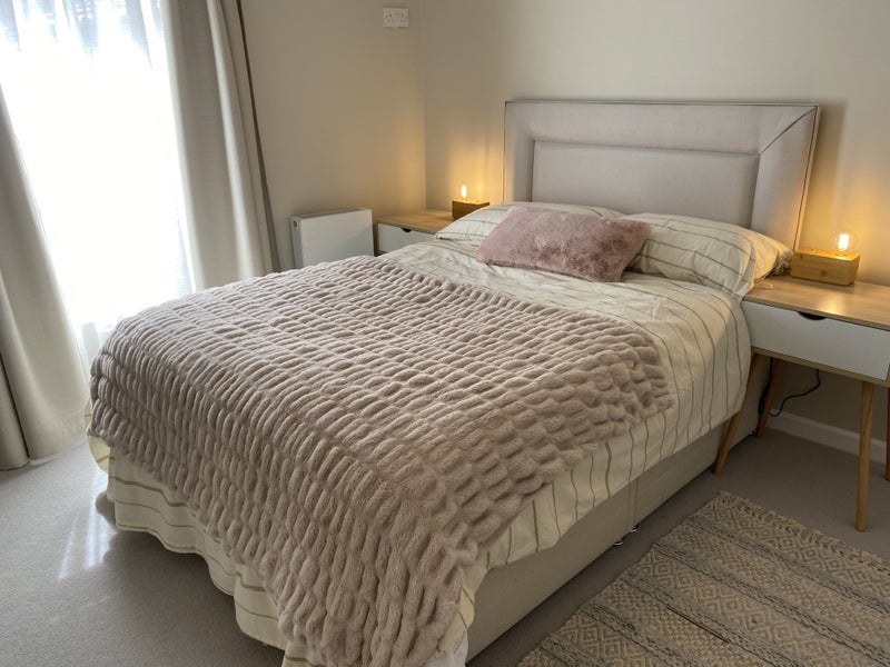 Room Whiteway Road in Bristol