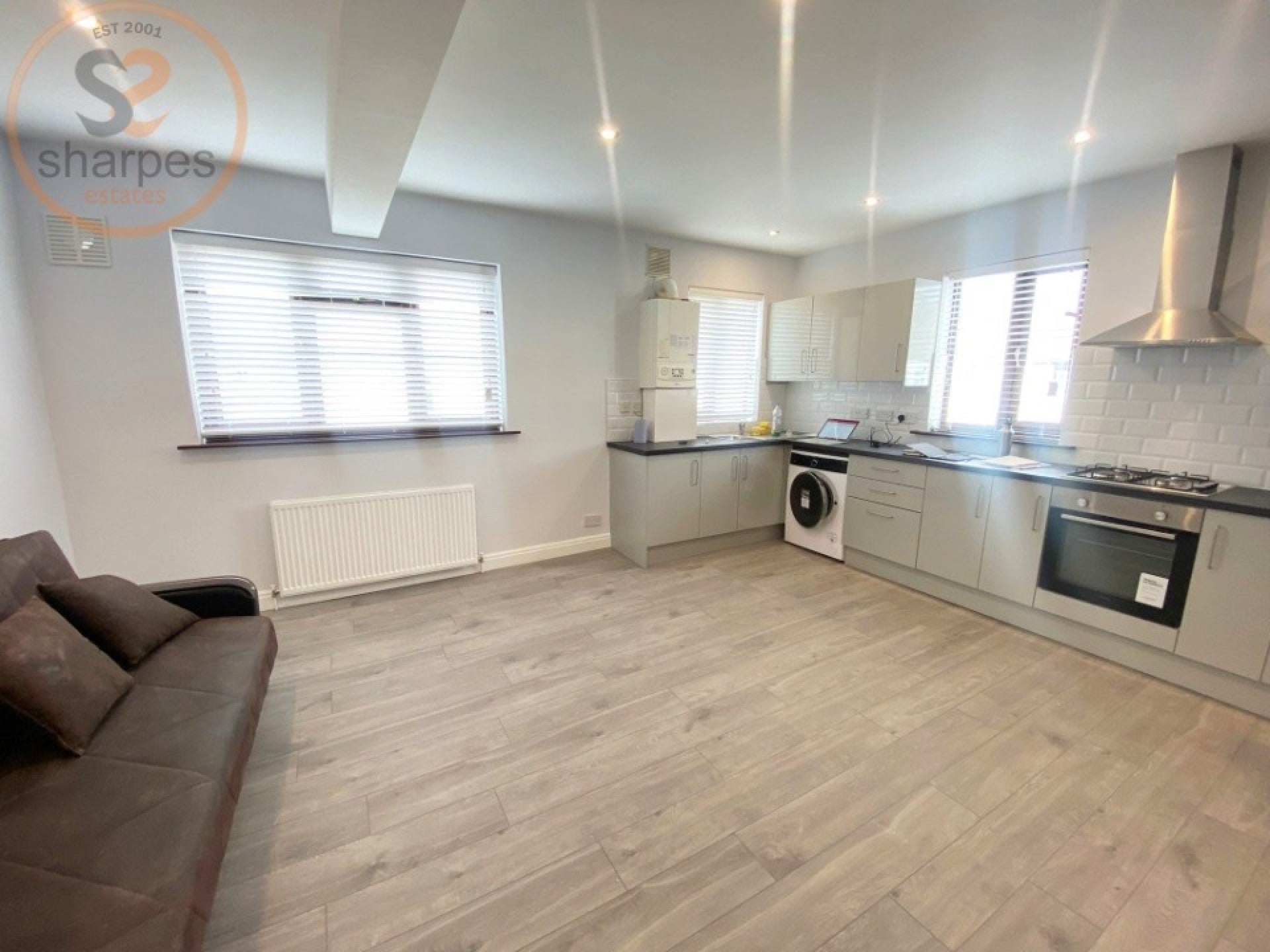 Flat Framfield Road in Greater London