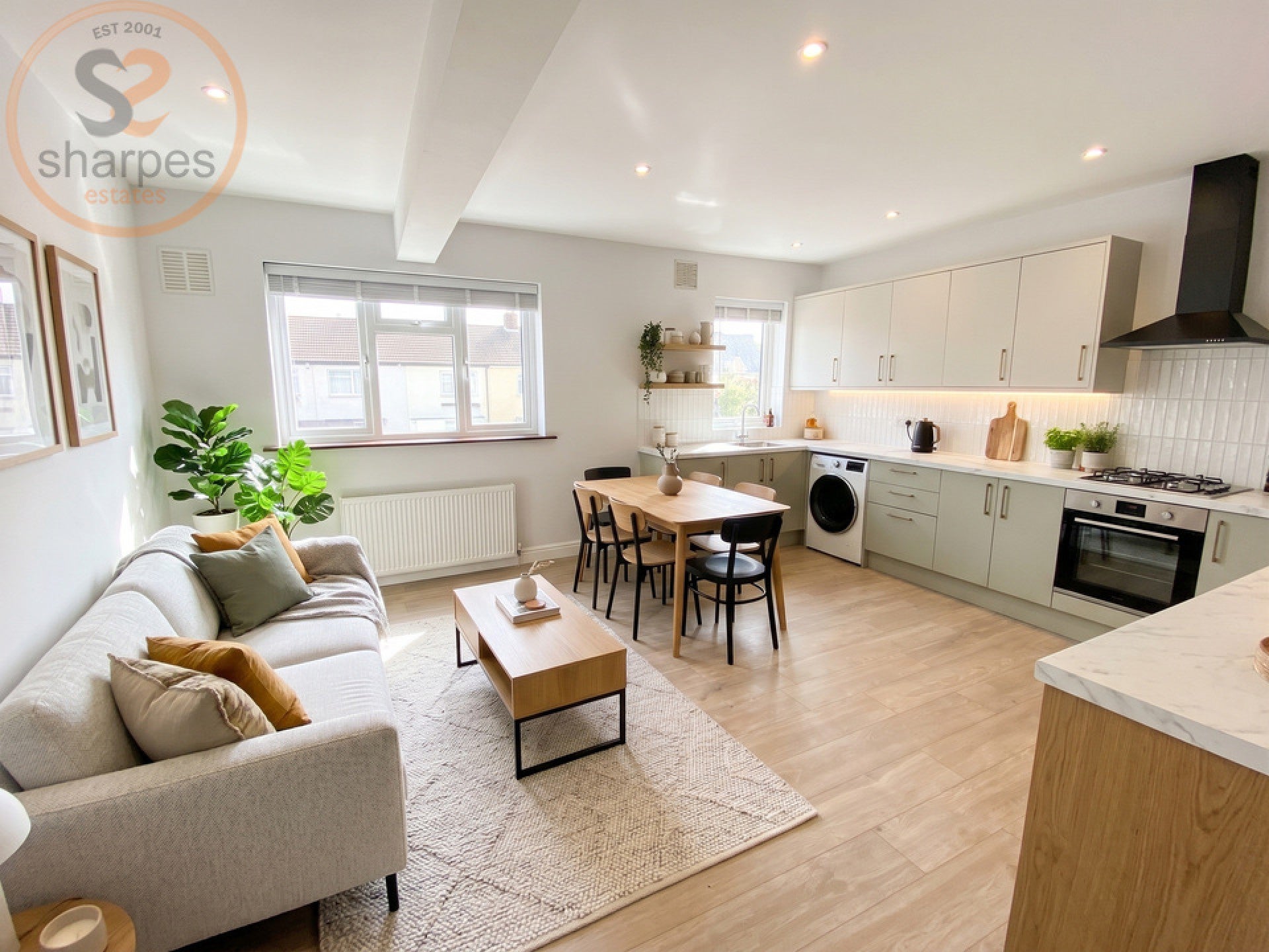 Flat Framfield Road in Greater London