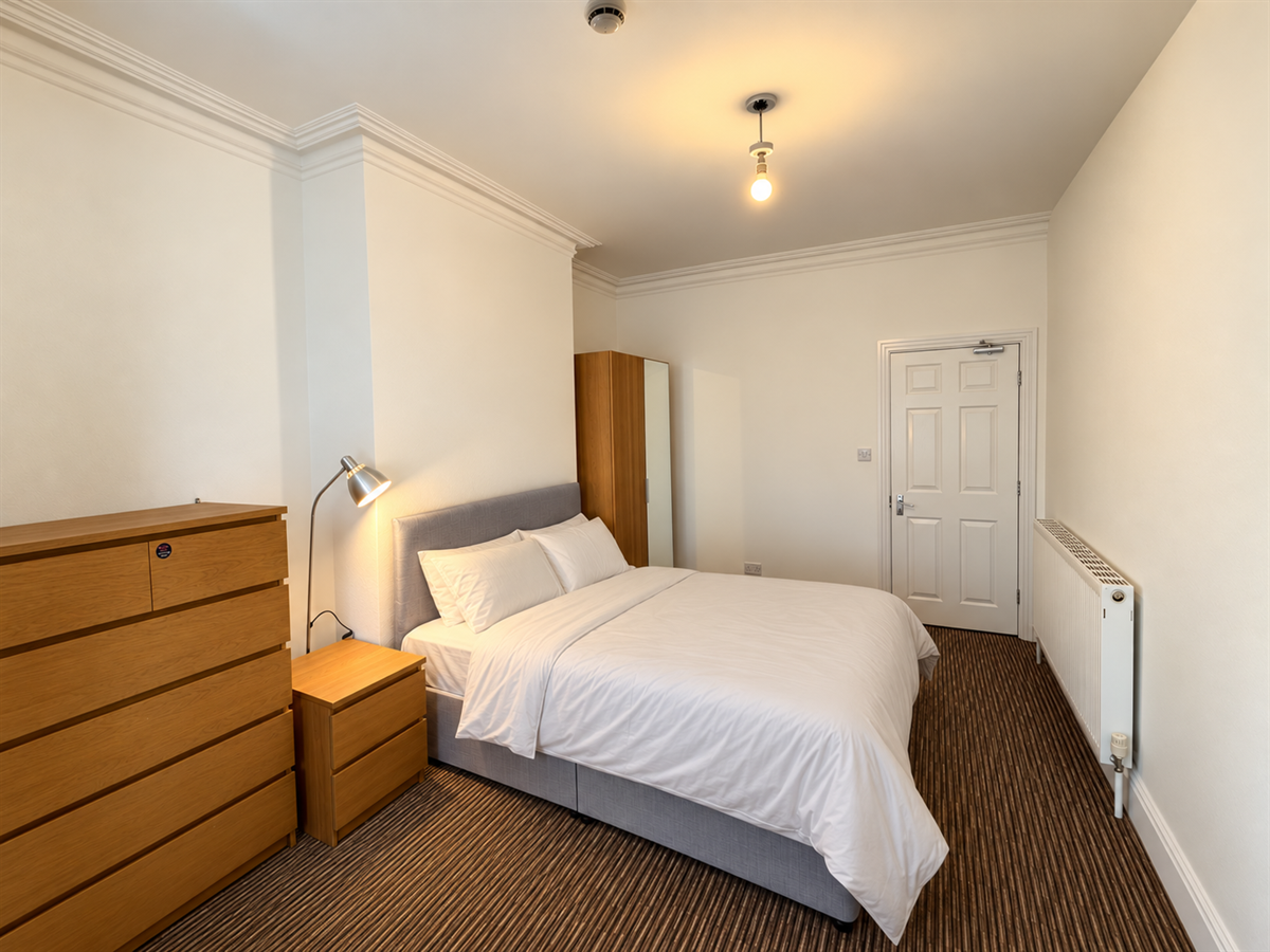 Room Carlton Road in Salford