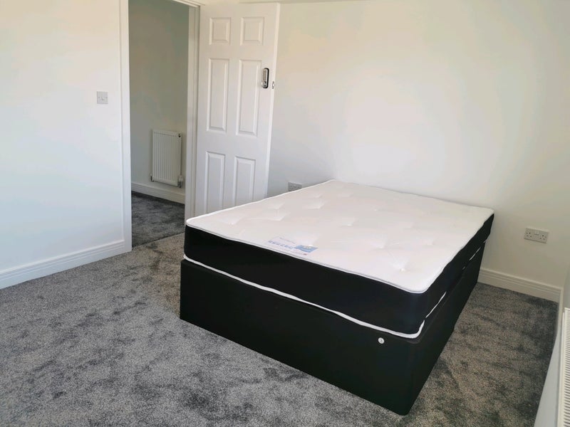 Room Wyatt Road in Birmingham