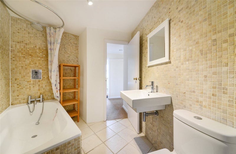 Room St Quintin Avenue in Greater London