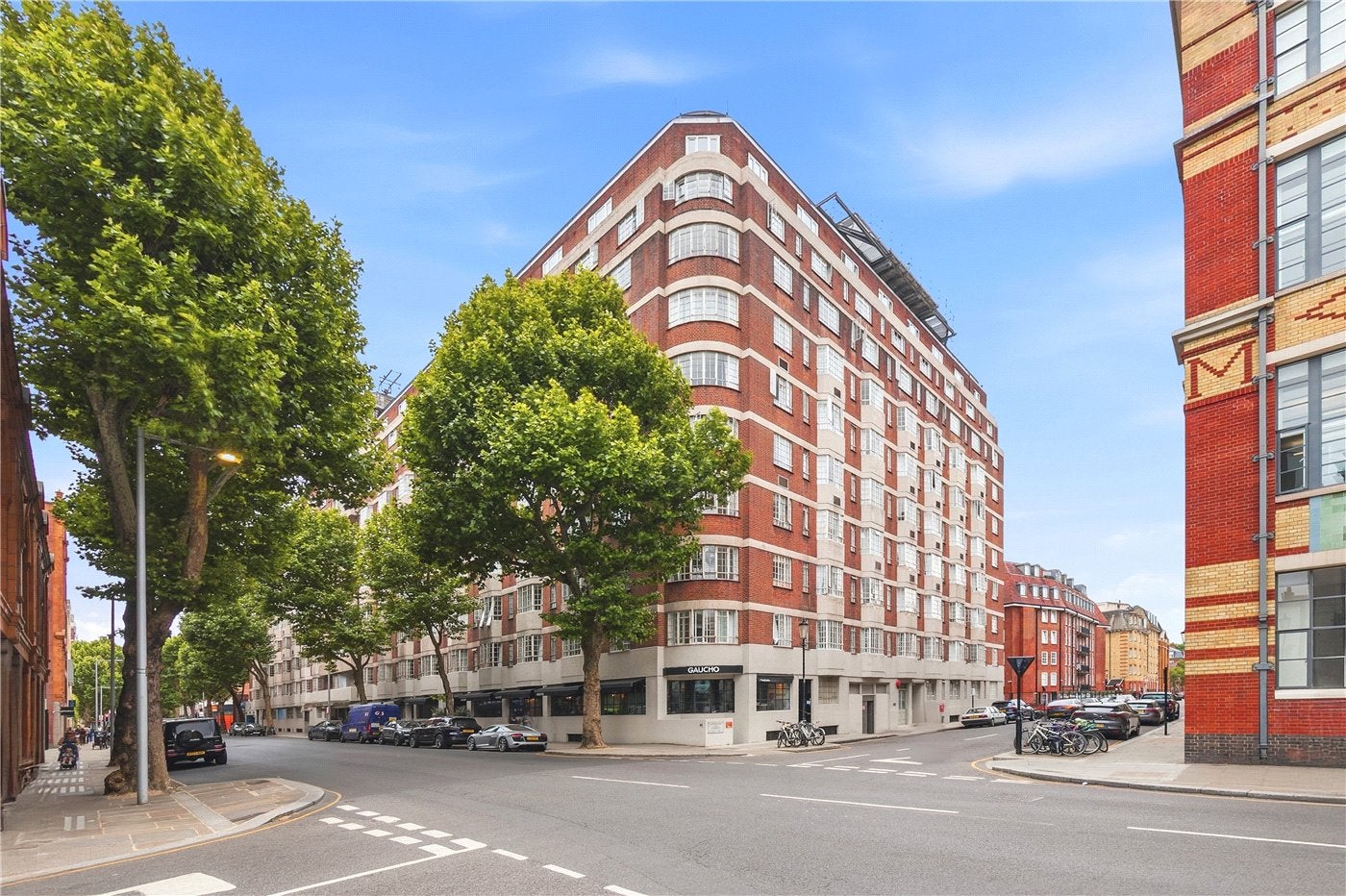 Flat Sloane Avenue in Greater London