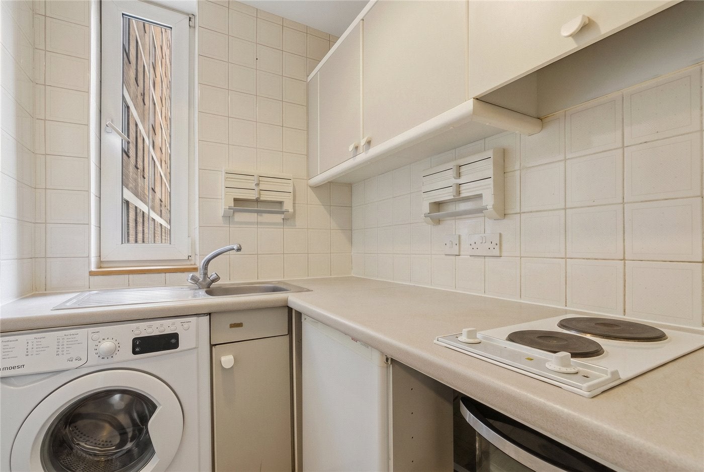 Flat Sloane Avenue in Greater London