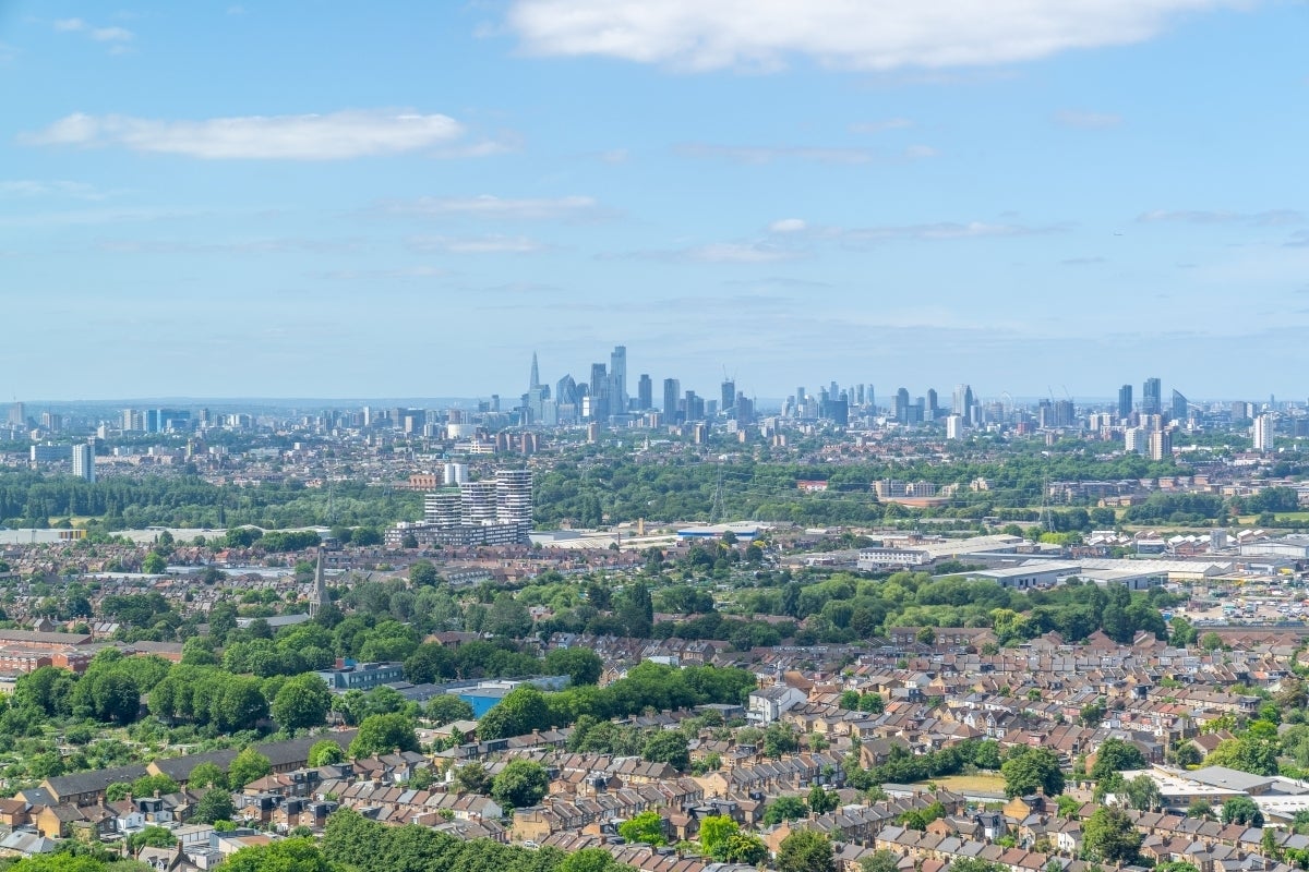 Flat Erskine Road in Greater London