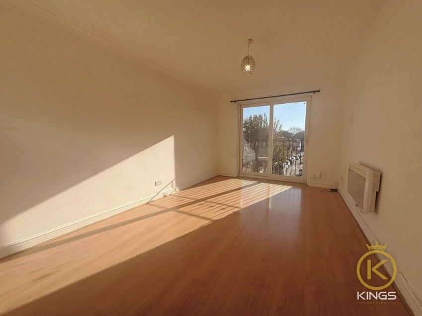 Flat Apsley Road in Portsmouth