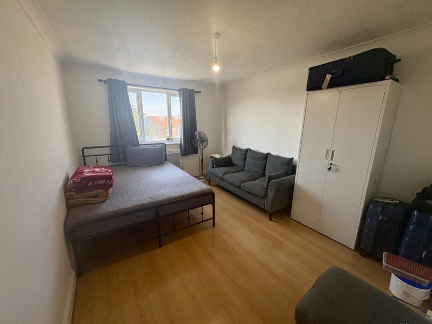 Flat Apsley Road in Portsmouth