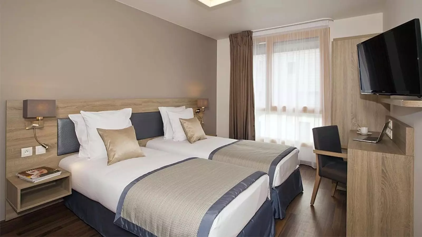 Flat Quai de la Bataille de Stalingrad in Issy-les-Moulineaux