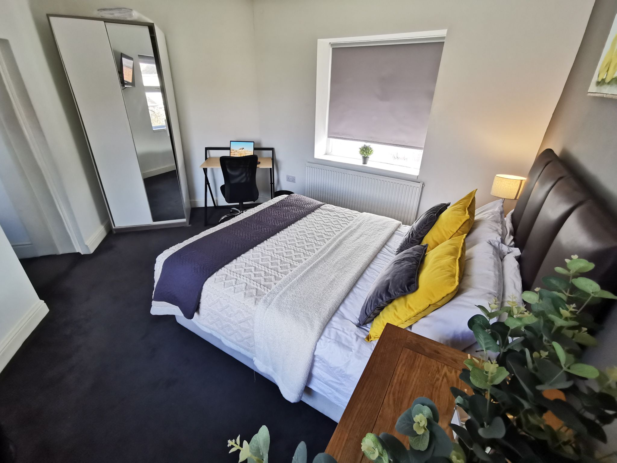 Room Roundwell Street in Stoke-On-Trent