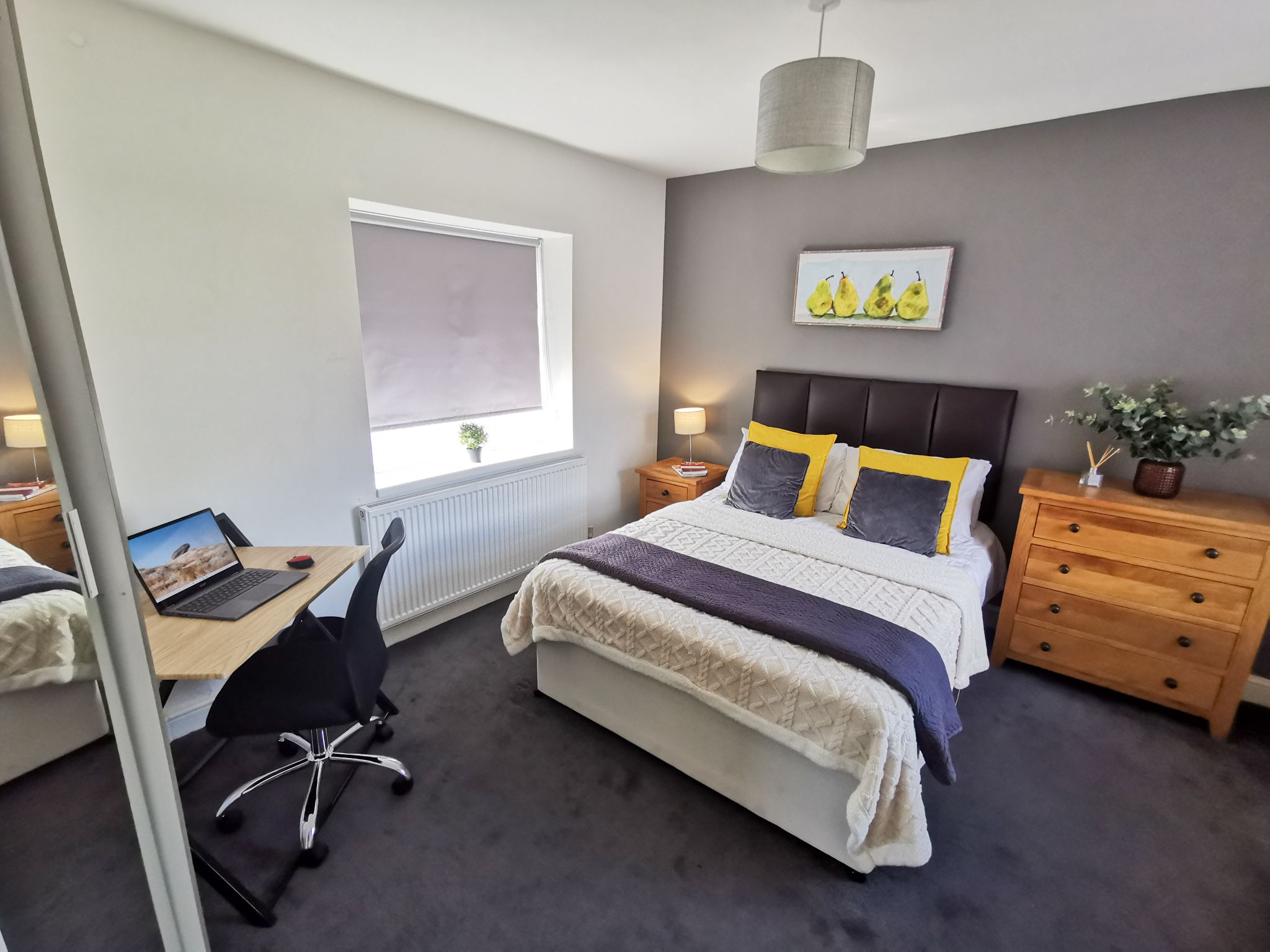 Room Roundwell Street in Stoke-On-Trent