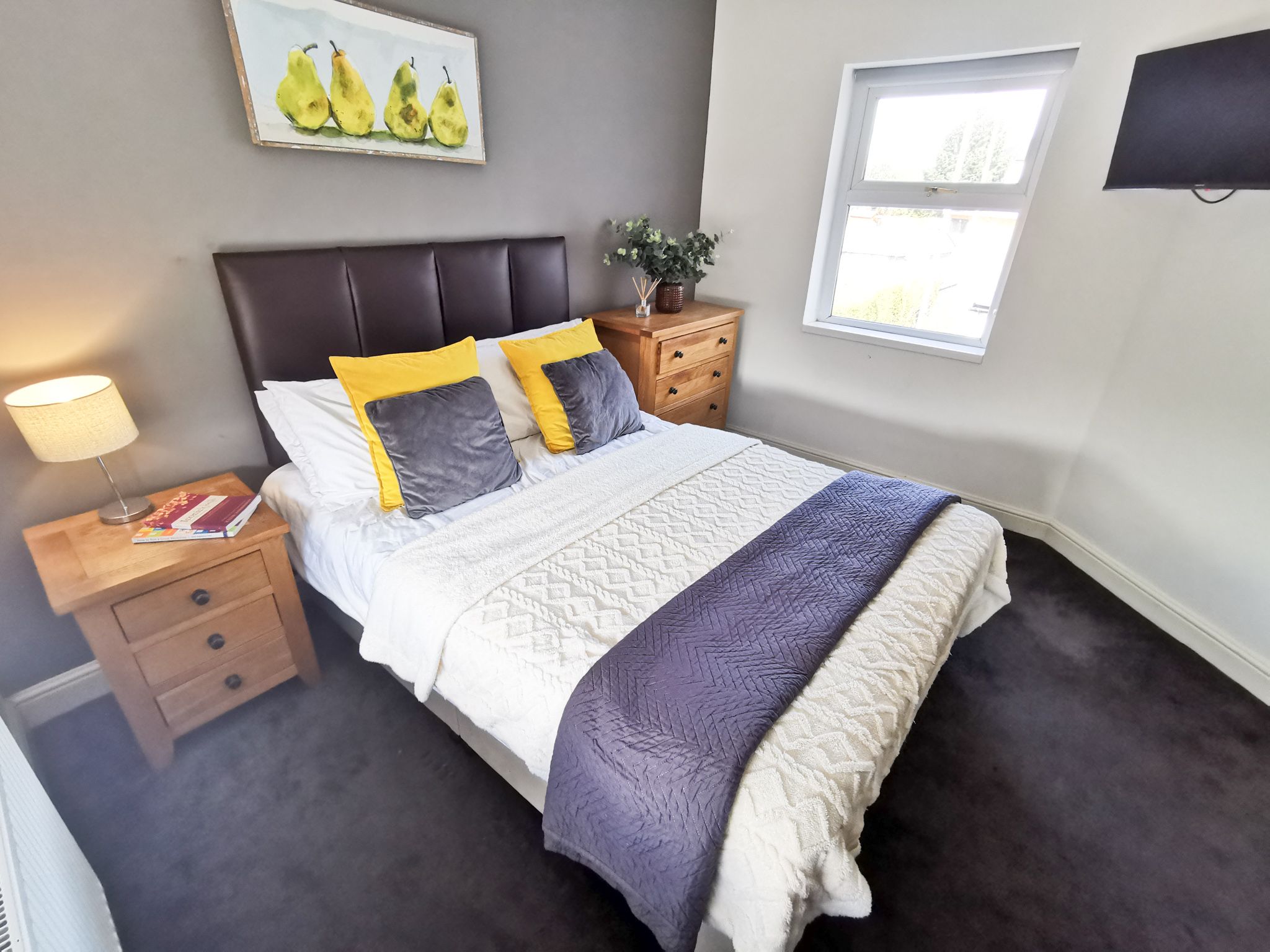 Room Roundwell Street in Stoke-On-Trent
