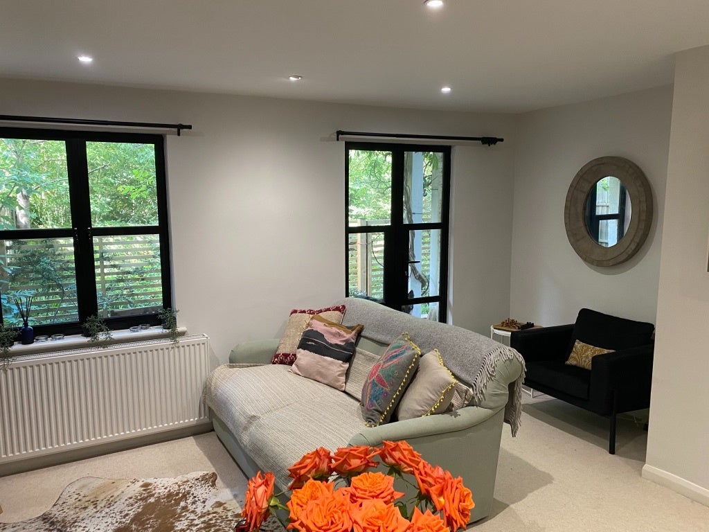 Flat Victoria Crescent in Greater London
