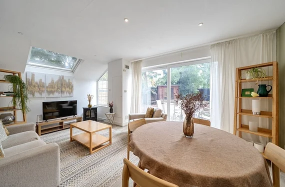 House Brondesbury Road in Greater London